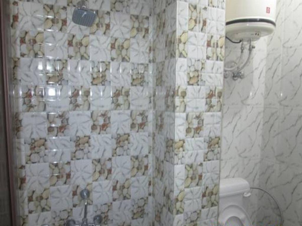 Charanpahari Hotel Ню Делхи Екстериор снимка
